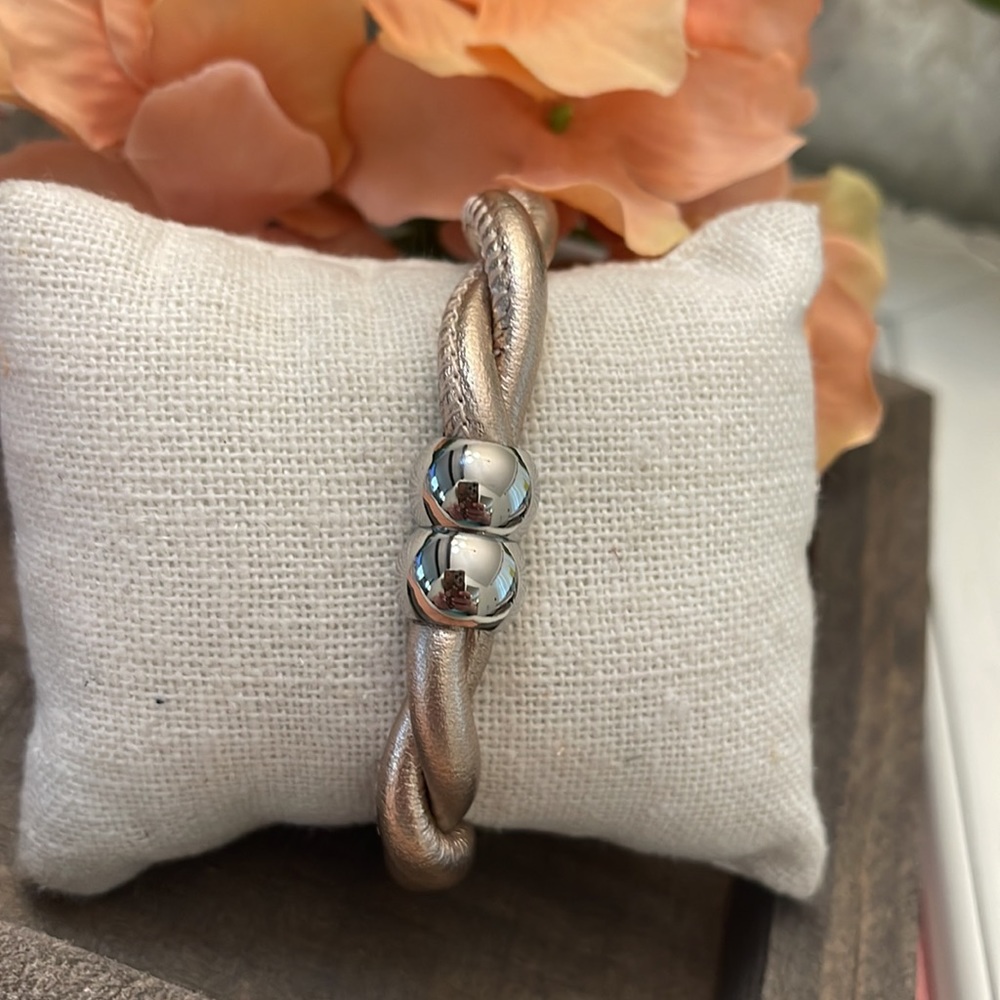 JBloom Soft Cream Twisted Leather Wrap - Picture 3 of 4